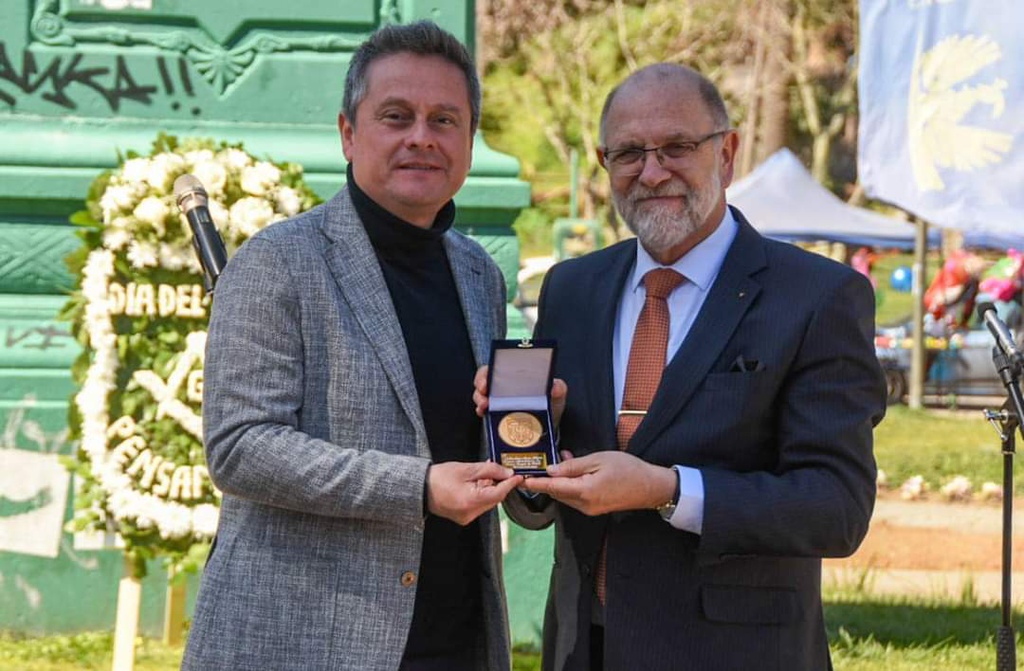 En “Día Internacional del Libre Pensamiento” Gran Maestro recibe medalla Bicentenario de la ciudad de Concepción